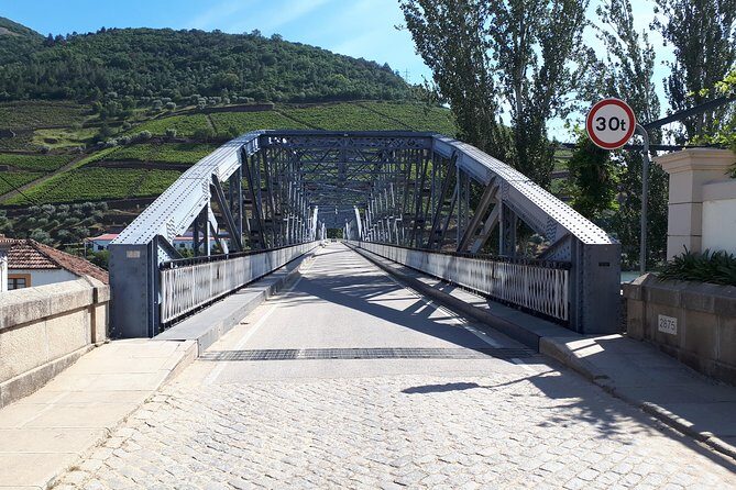 Douro Valley Tour (wine & Food) - Stop 1: Douro Valley Scenic Roads, Town Stops, and the Short River Cruise