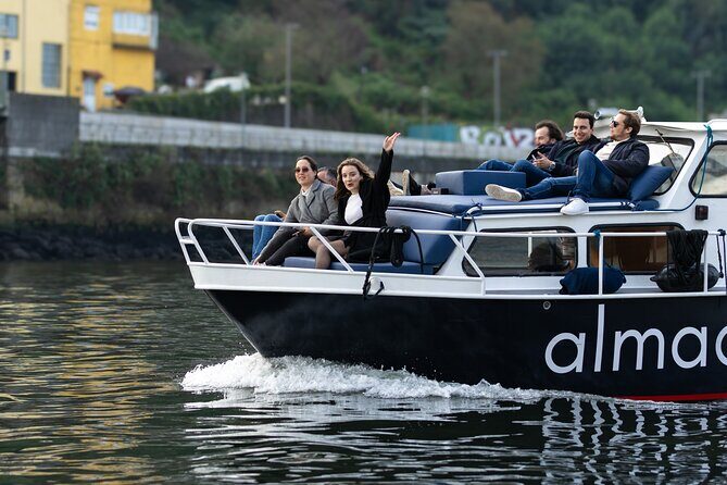 Port : Private Cruise in the Douro — 6 Bridges & Sunsets - Beyond bridges: Massarelos, gardens, and the city’s quieter icons