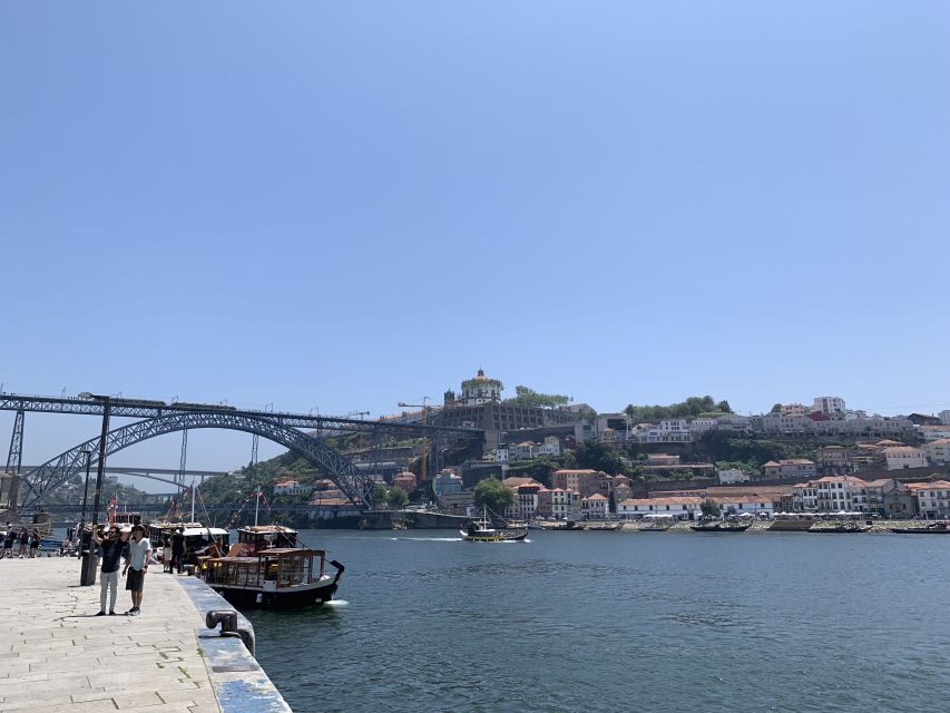 Porto and Gaia: Walking Tour of Douro's Two Riversides - Ribeira and Barredo: Porto’s oldest streets and the price of popularity