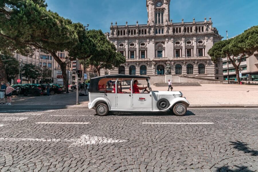 Porto: City Center Eco Car e Cruzeiro Rio Douro - Cathedral of Porto and the best photo breaks for your time