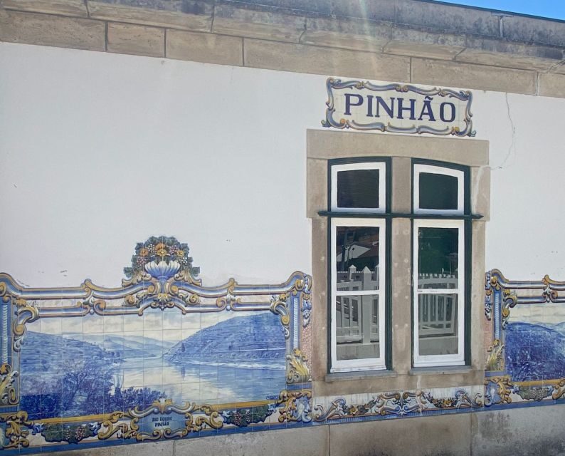 Porto: Douro Valley Private Tour 2 Vineyards & River Cruise - Viewpoints and photo stops that break up the drive