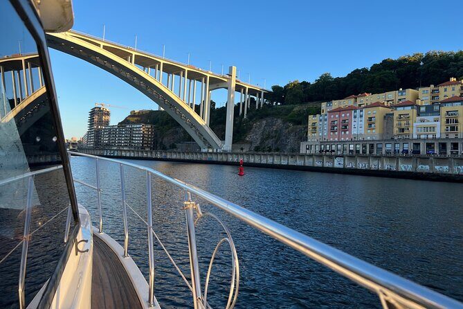 Premium Yacht Tour on the Douro - Price and value for a private group (up to 6)