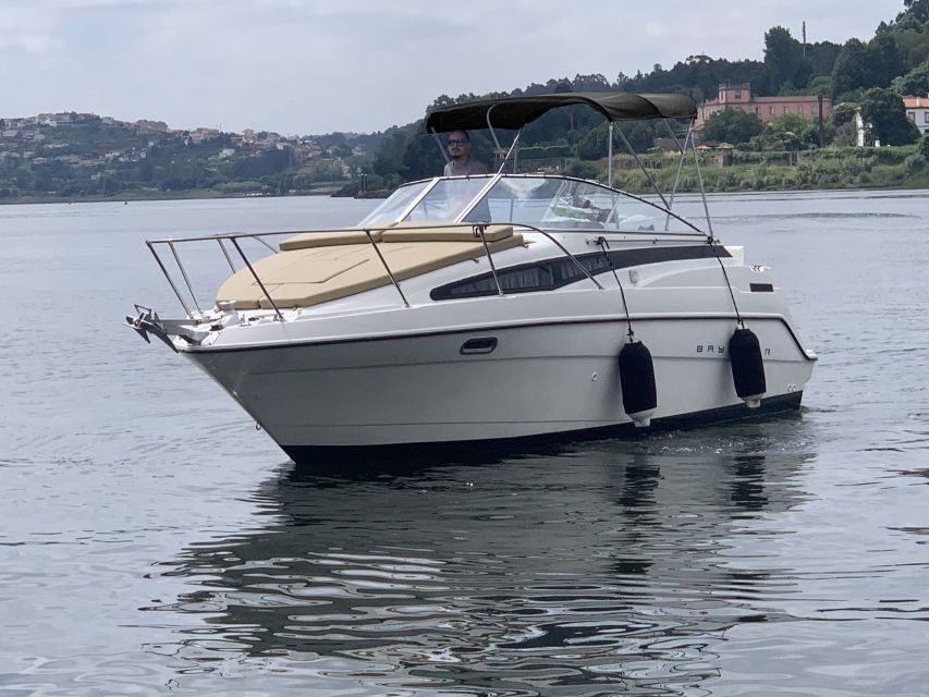 Private Cruise in Rio Douro - 2 hours - Up to 8 Passengers - From Marina do Freixo to the Douro’s best angle